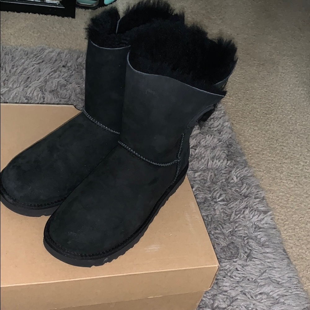 NASH UGGS - Picture 2 of 4